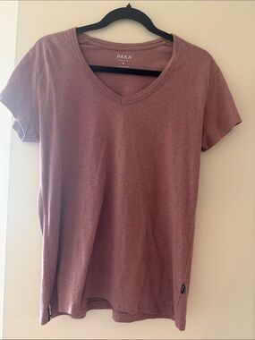 PAKA Women's V-Neck Tee in Dusty Rose